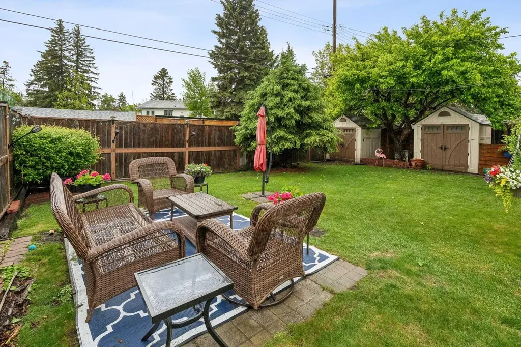 1403 104 Avenue SW Calgary AB T2W 0A7