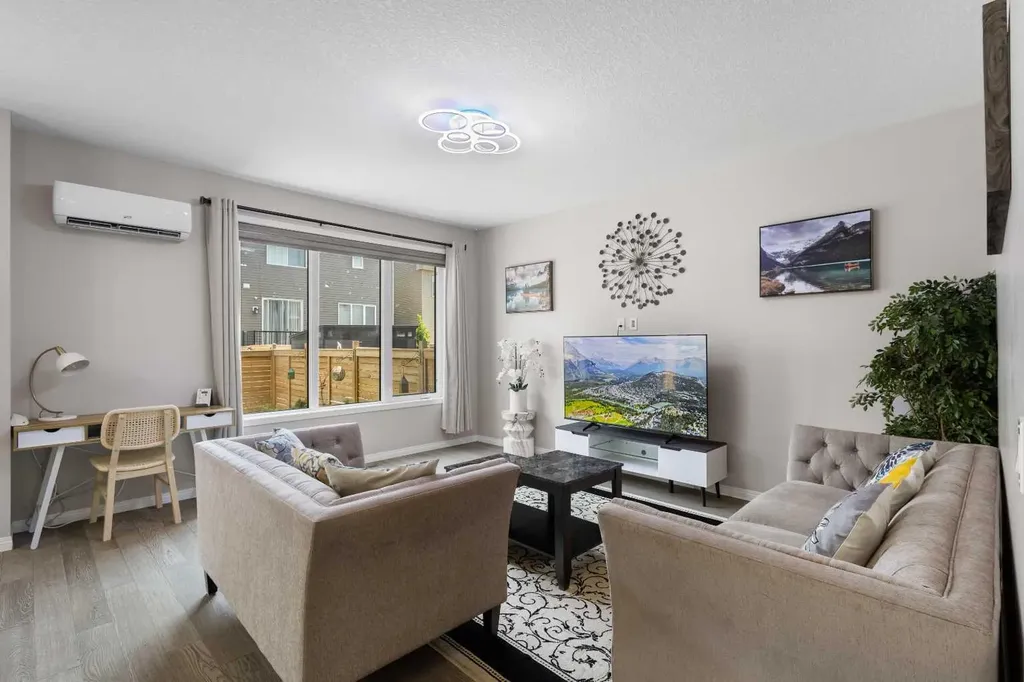 62 Carrington Rise NW Calgary AB T3P 0Y8