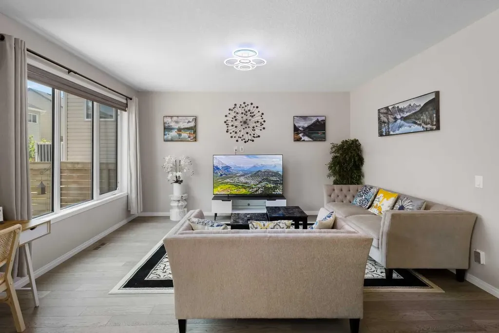 62 Carrington Rise NW Calgary AB T3P 0Y8