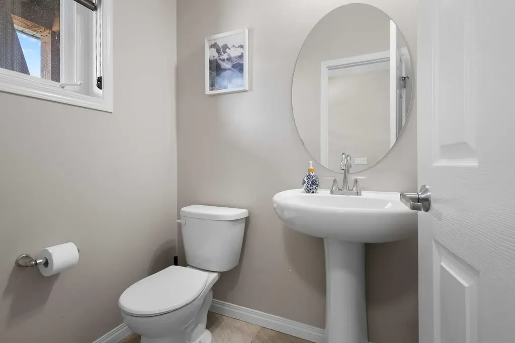 62 Carrington Rise NW Calgary AB T3P 0Y8