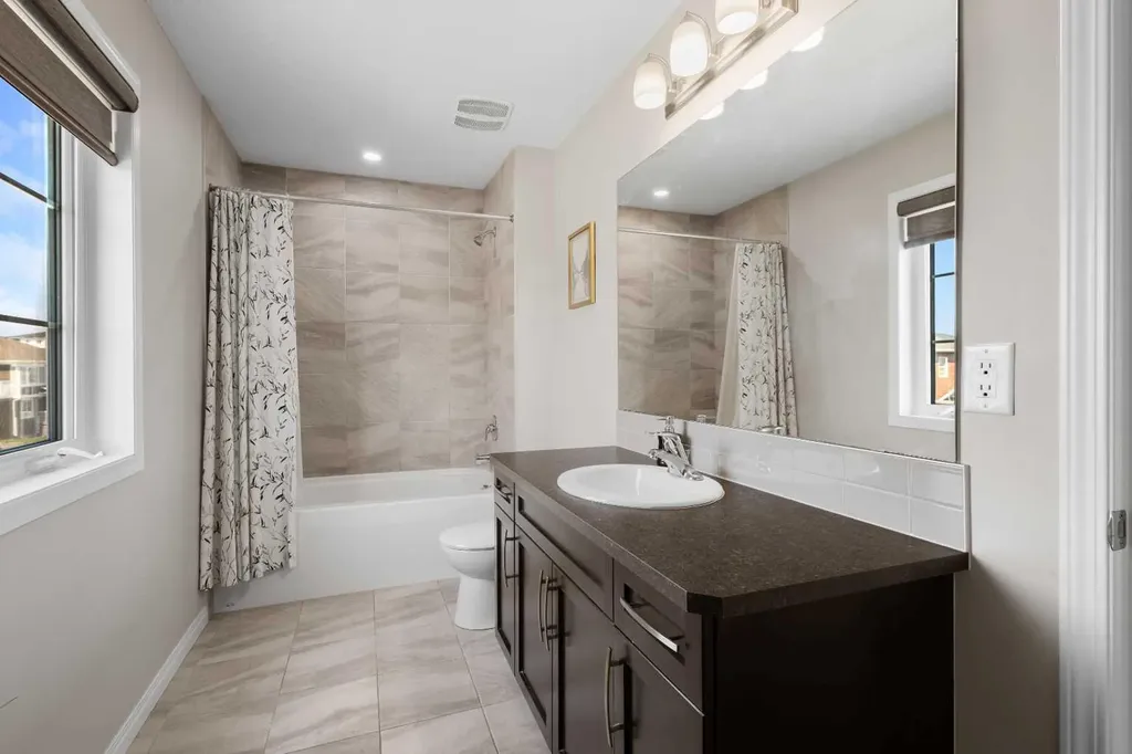 62 Carrington Rise NW Calgary AB T3P 0Y8