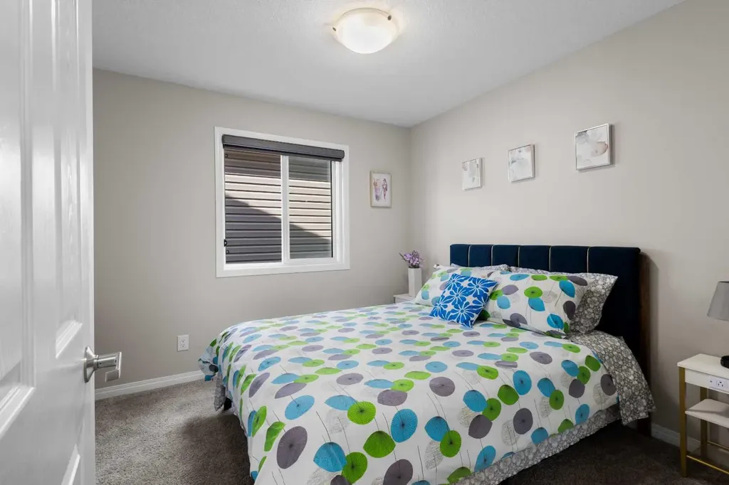 62 Carrington Rise NW Calgary AB T3P 0Y8