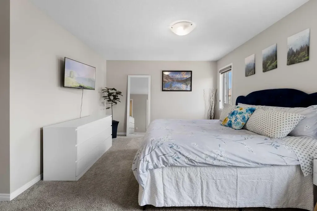 62 Carrington Rise NW Calgary AB T3P 0Y8