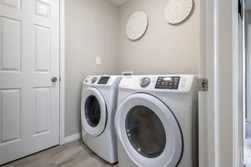 62 Carrington Rise NW Calgary AB T3P 0Y8