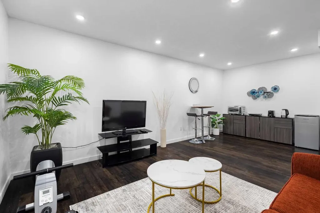 62 Carrington Rise NW Calgary AB T3P 0Y8