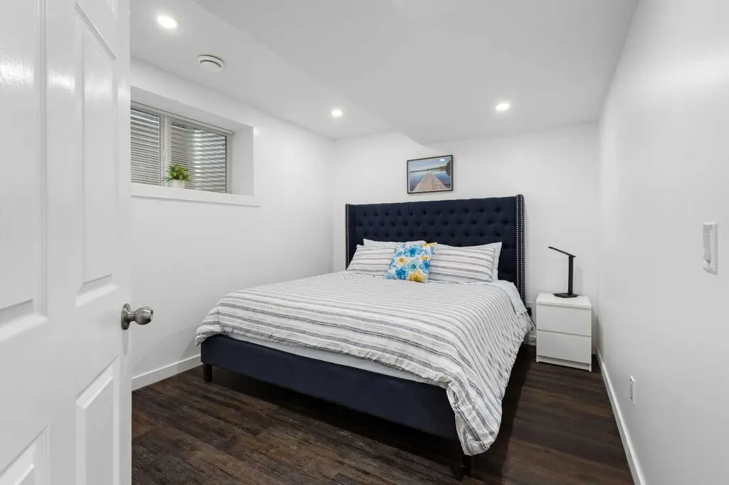 62 Carrington Rise NW Calgary AB T3P 0Y8
