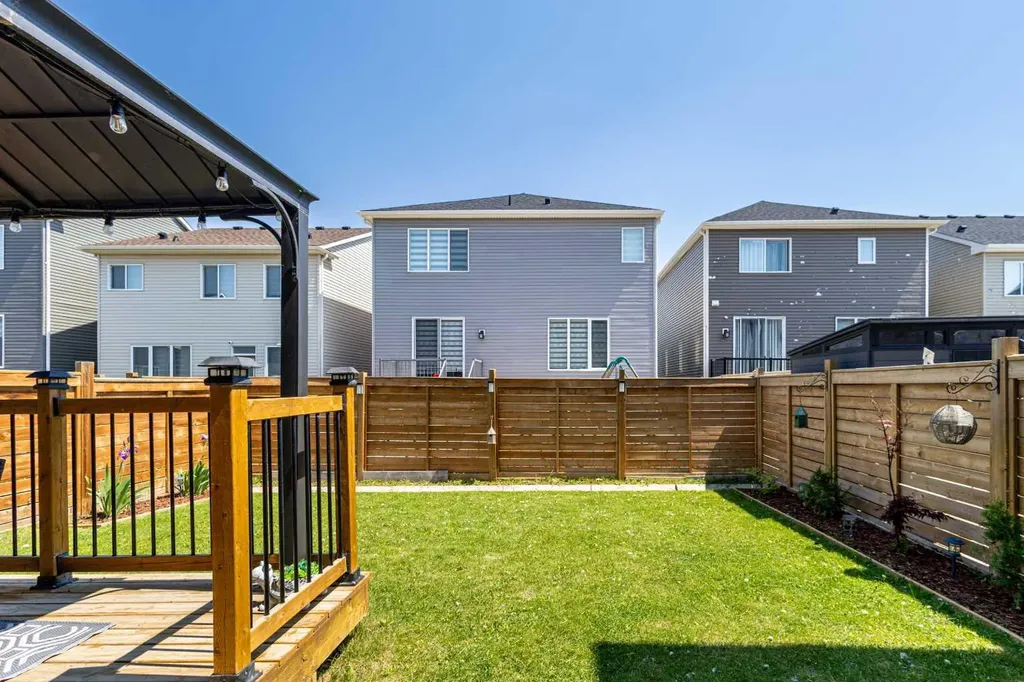 62 Carrington Rise NW Calgary AB T3P 0Y8