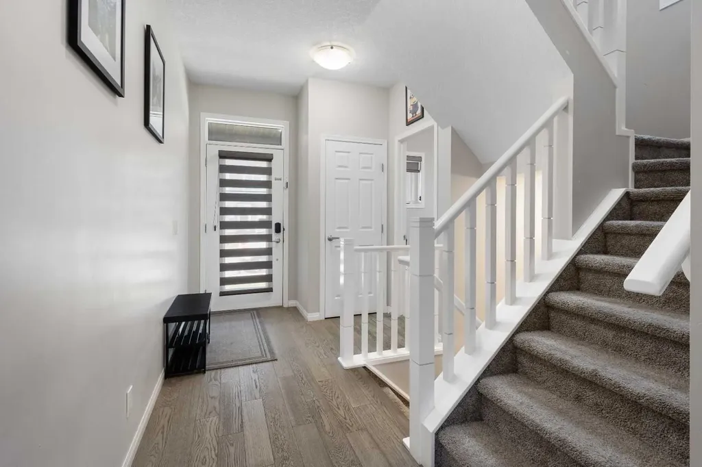 62 Carrington Rise NW Calgary AB T3P 0Y8