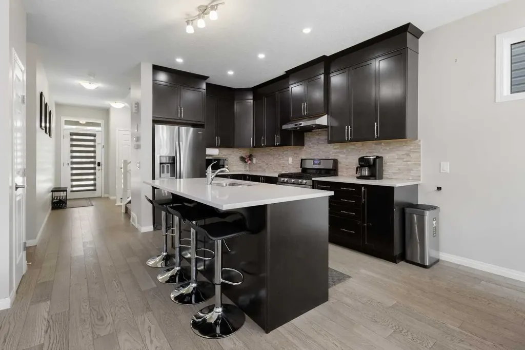 62 Carrington Rise NW Calgary AB T3P 0Y8