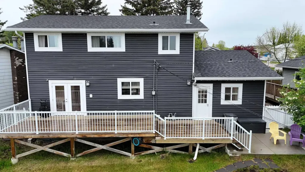 5105 13 Avenue Edson AB T7E1E9