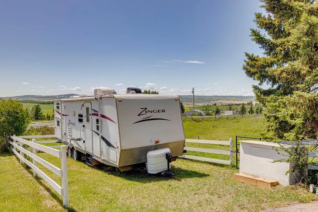 80018 226 Avenue W Rural Foothills County AB T1S 2Z1