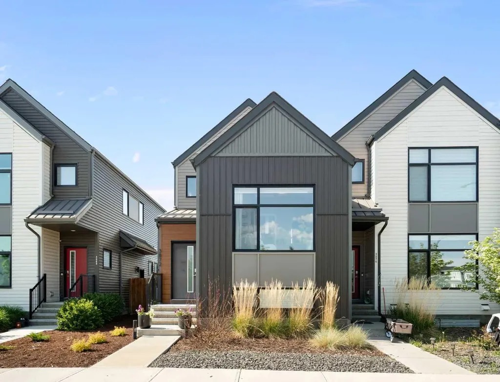 3872 202 Avenue SE Calgary AB T3M 3G2