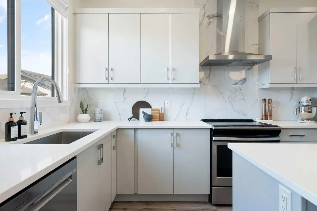 3872 202 Avenue SE Calgary AB T3M 3G2