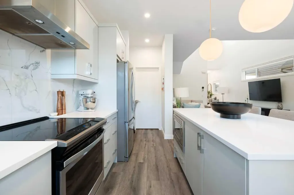 3872 202 Avenue SE Calgary AB T3M 3G2