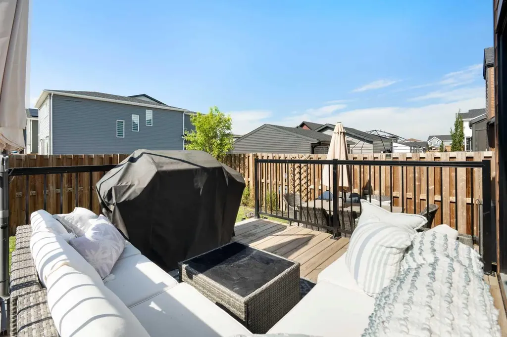 3872 202 Avenue SE Calgary AB T3M 3G2