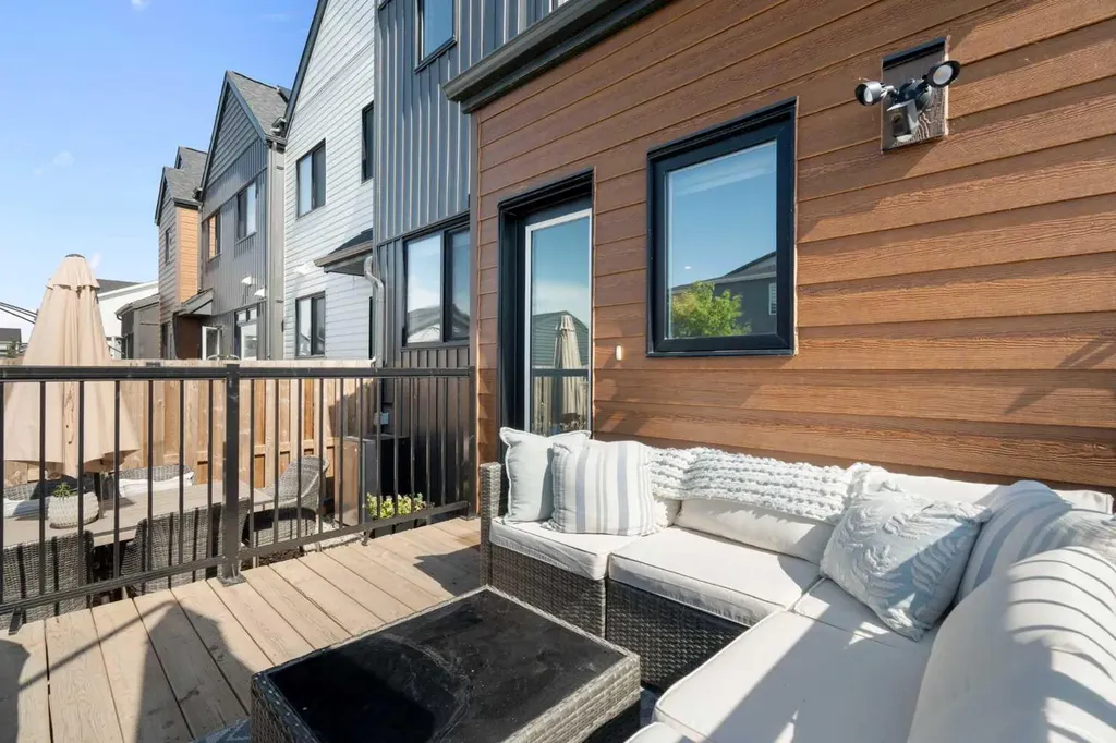 3872 202 Avenue SE Calgary AB T3M 3G2