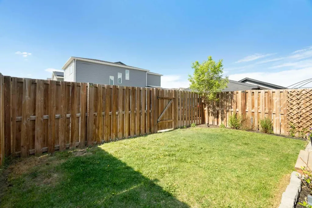 3872 202 Avenue SE Calgary AB T3M 3G2