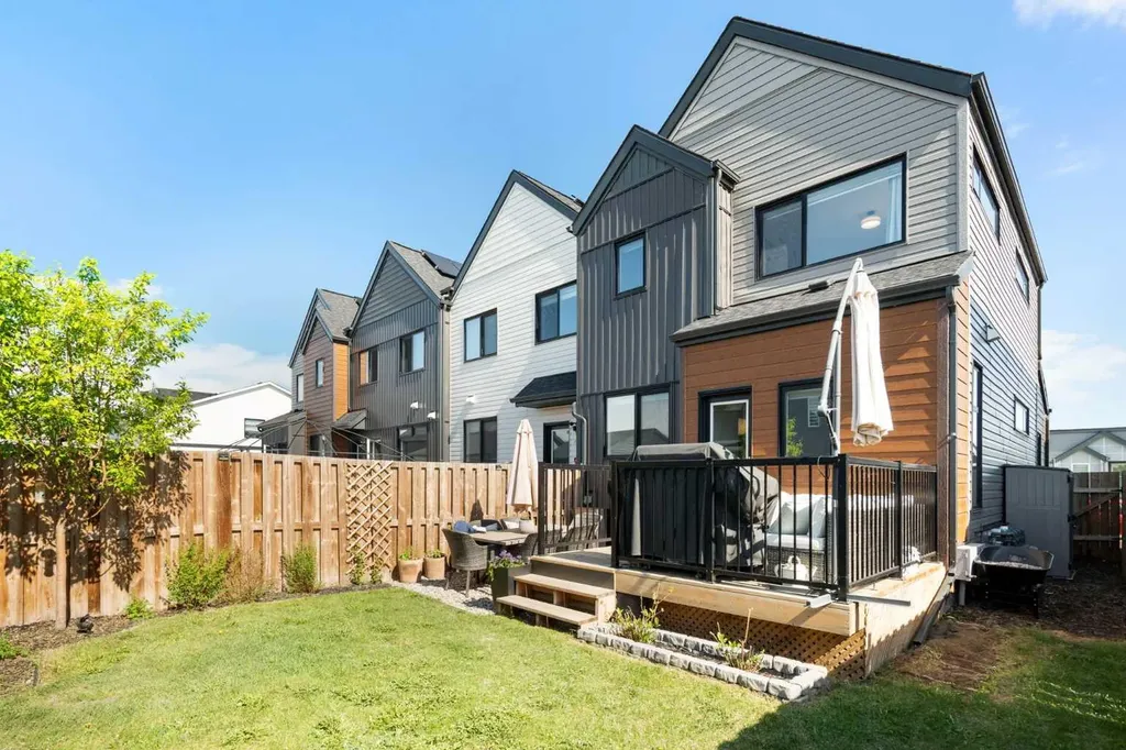 3872 202 Avenue SE Calgary AB T3M 3G2