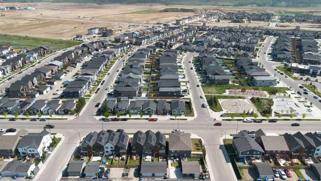 3872 202 Avenue SE Calgary AB T3M 3G2