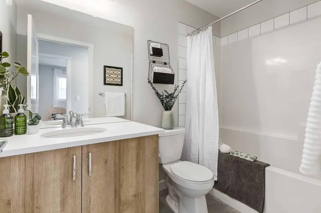 26 Rodelle Common NW Calgary AB T3L 0N2