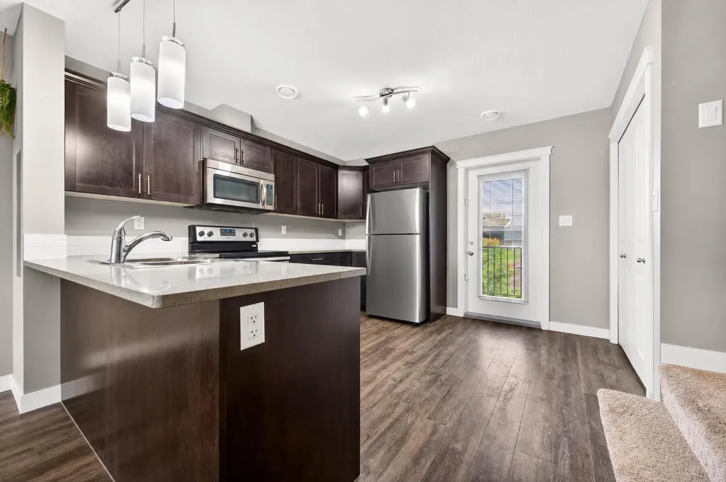 81 Willow Road Blackfalds AB T4M 0J2