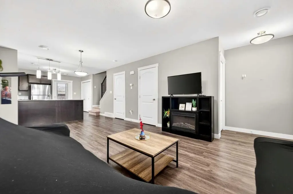 81 Willow Road Blackfalds AB T4M 0J2