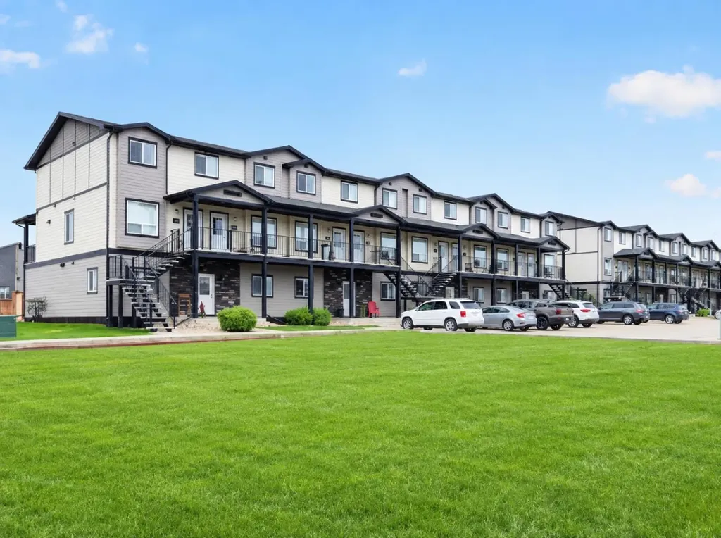 81 Willow Road Blackfalds AB T4M 0J2