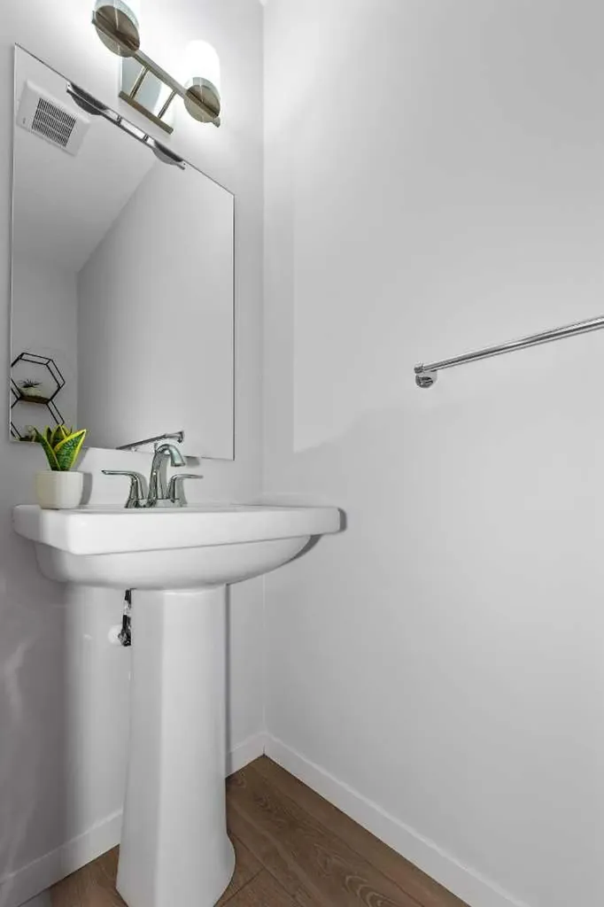 54 Seton Manor SE Calgary AB T3M2V8