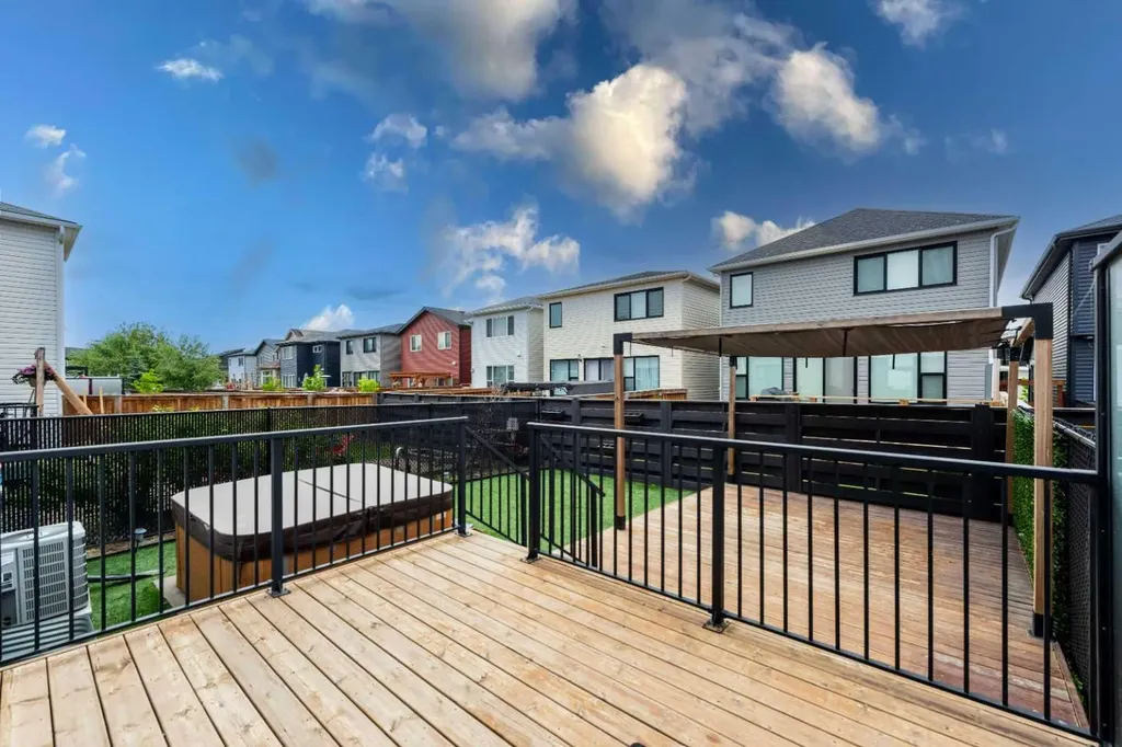 54 Seton Manor SE Calgary AB T3M2V8