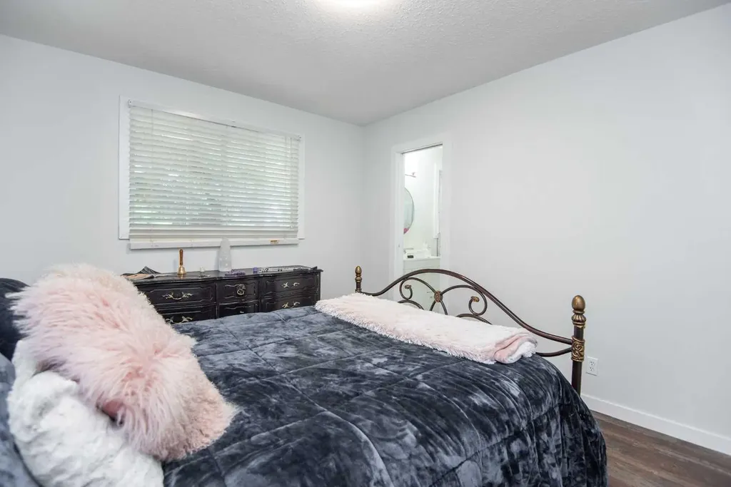 105 Bell Street Red Deer AB T4R 1L6