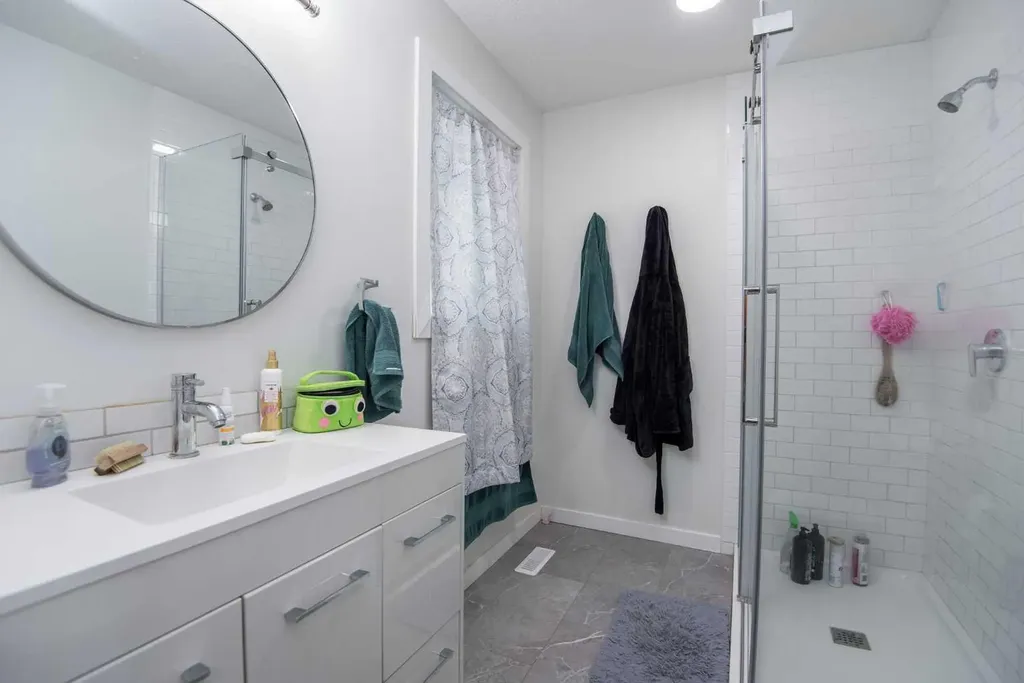 105 Bell Street Red Deer AB T4R 1L6