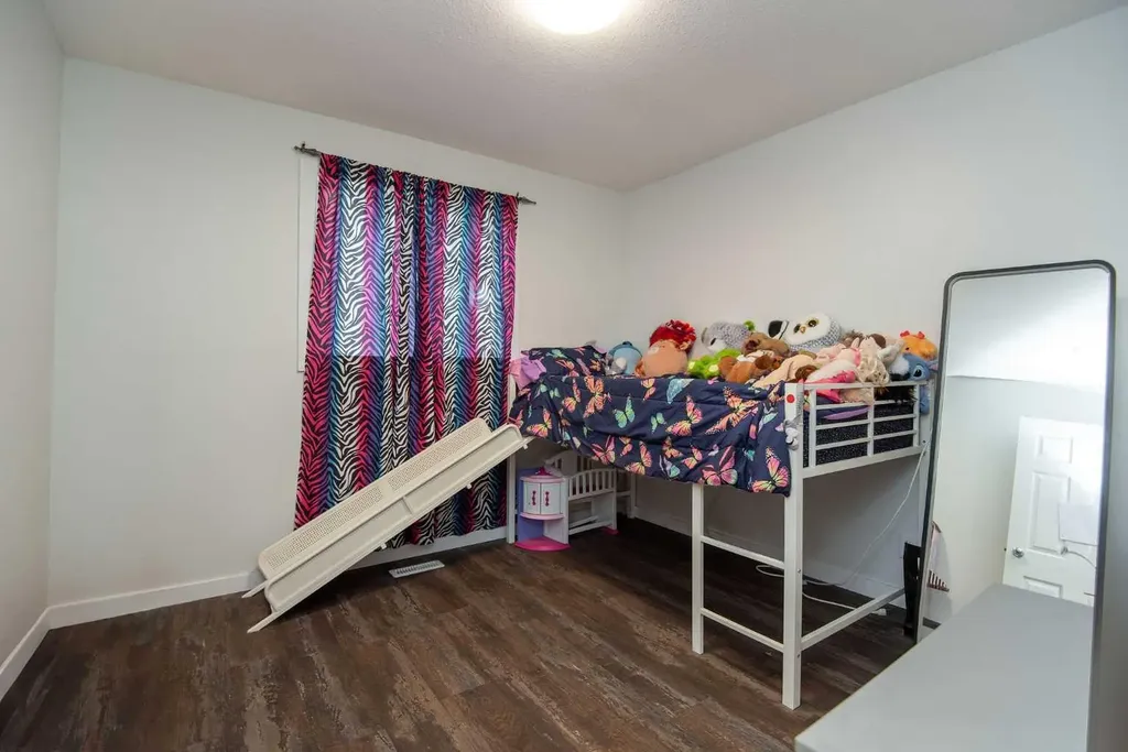 105 Bell Street Red Deer AB T4R 1L6