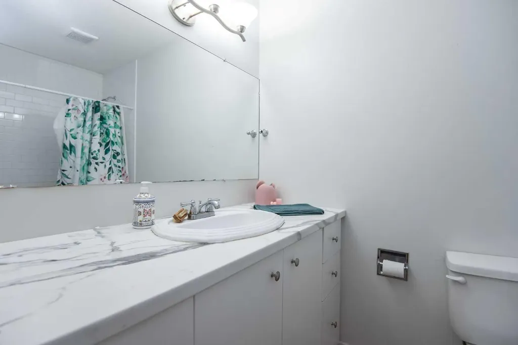 105 Bell Street Red Deer AB T4R 1L6