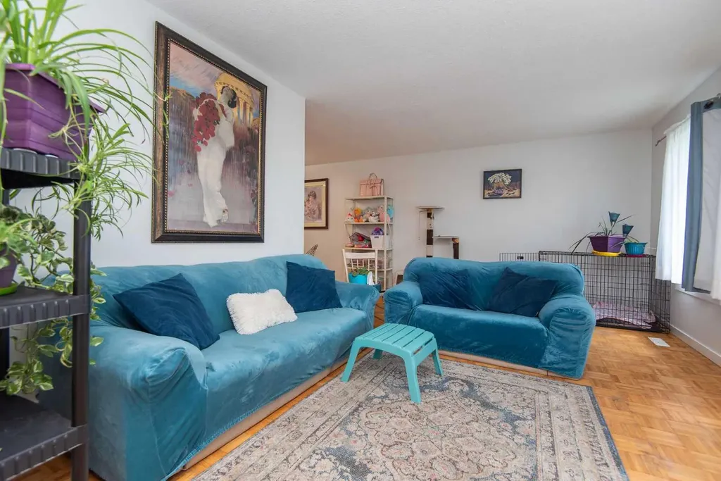 105 Bell Street Red Deer AB T4R 1L6