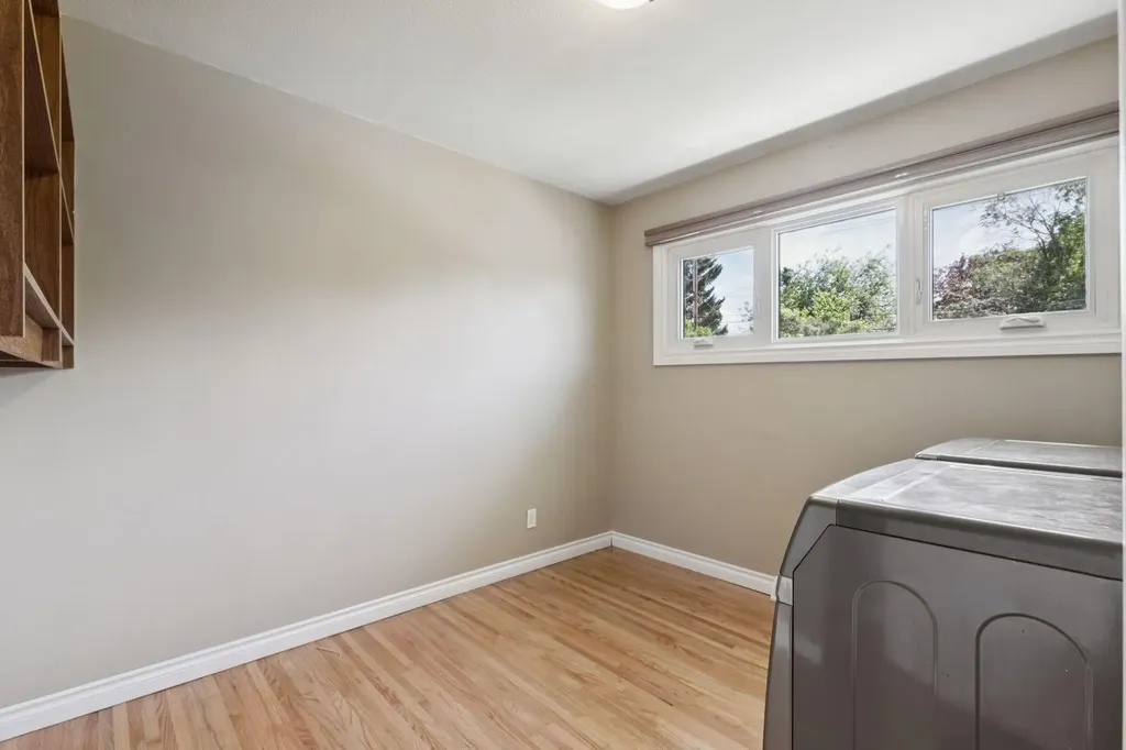 8028 5 Street SW Calgary AB T2V1C5