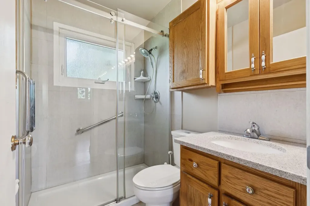 8028 5 Street SW Calgary AB T2V1C5