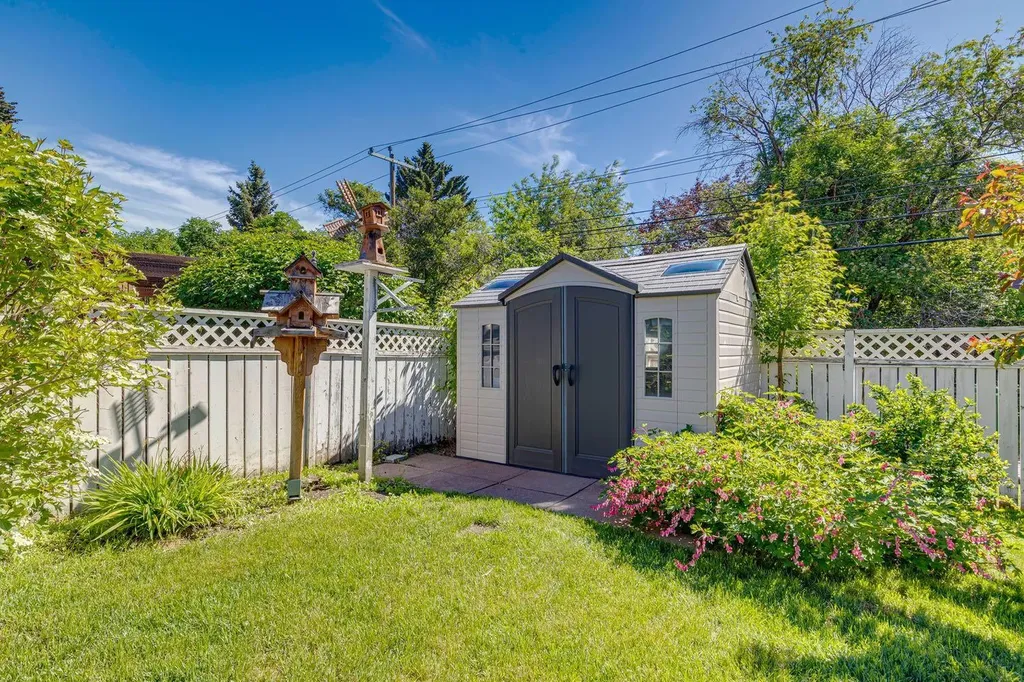8028 5 Street SW Calgary AB T2V1C5