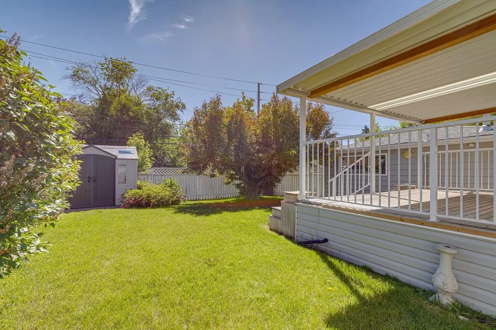 8028 5 Street SW Calgary AB T2V1C5