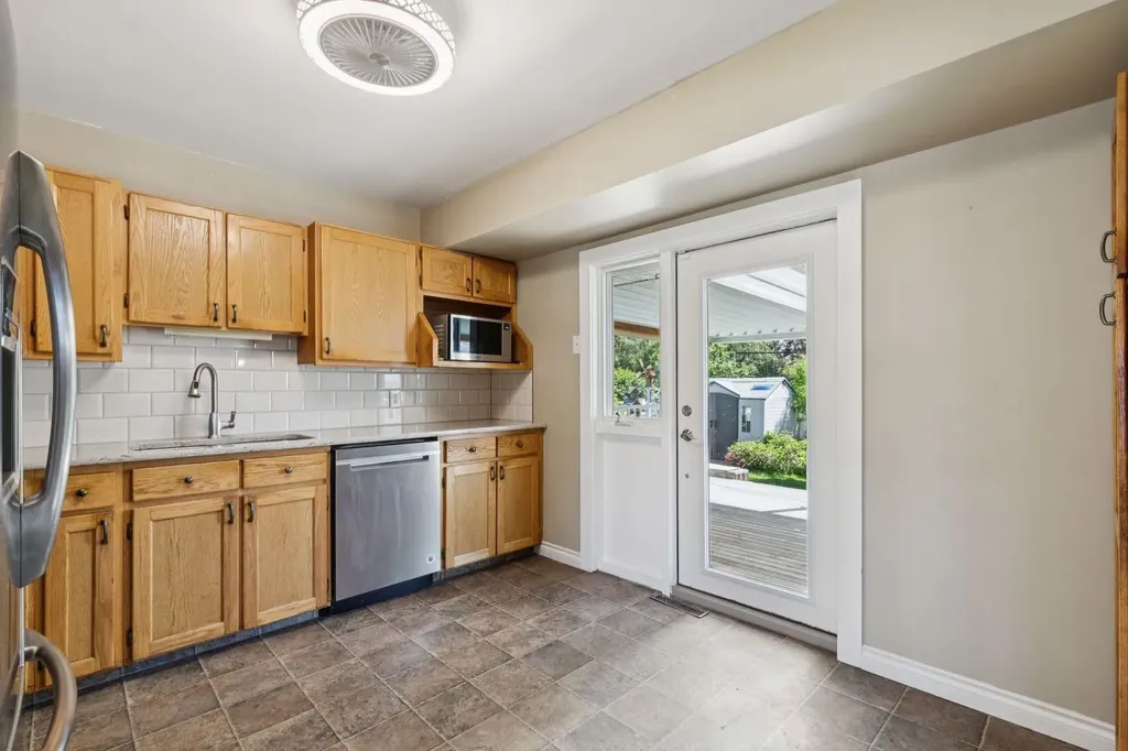 8028 5 Street SW Calgary AB T2V1C5