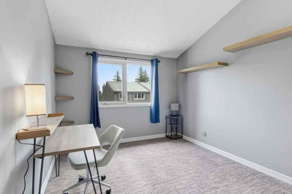 2225 Oakmoor Drive SW Calgary AB T2V 4N6
