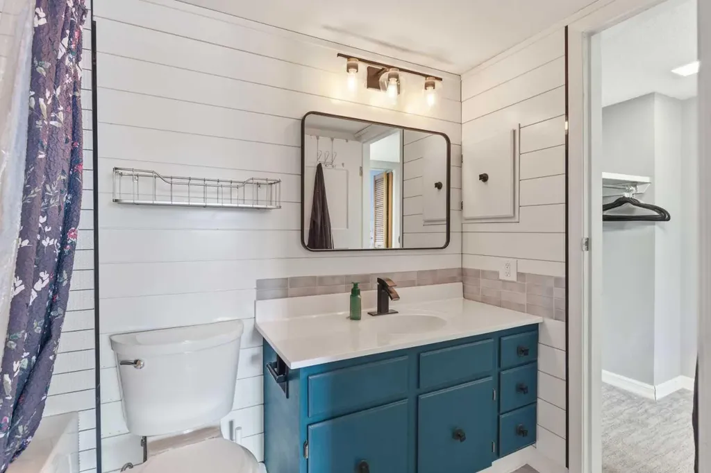2225 Oakmoor Drive SW Calgary AB T2V 4N6