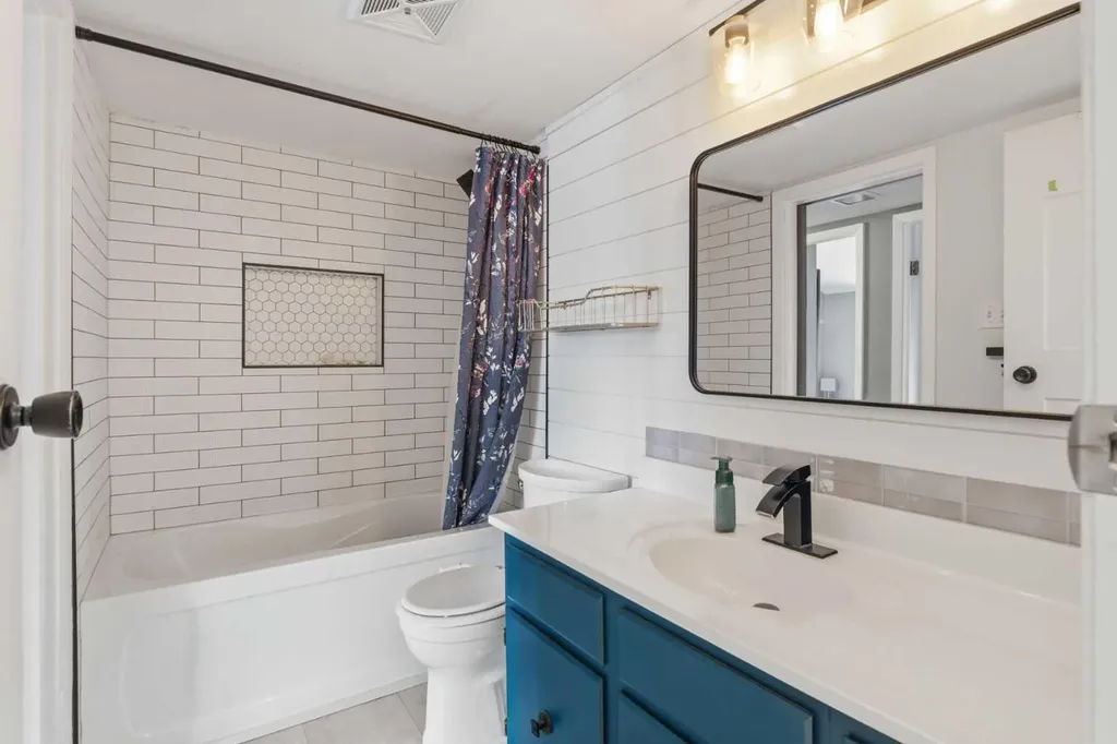 2225 Oakmoor Drive SW Calgary AB T2V 4N6