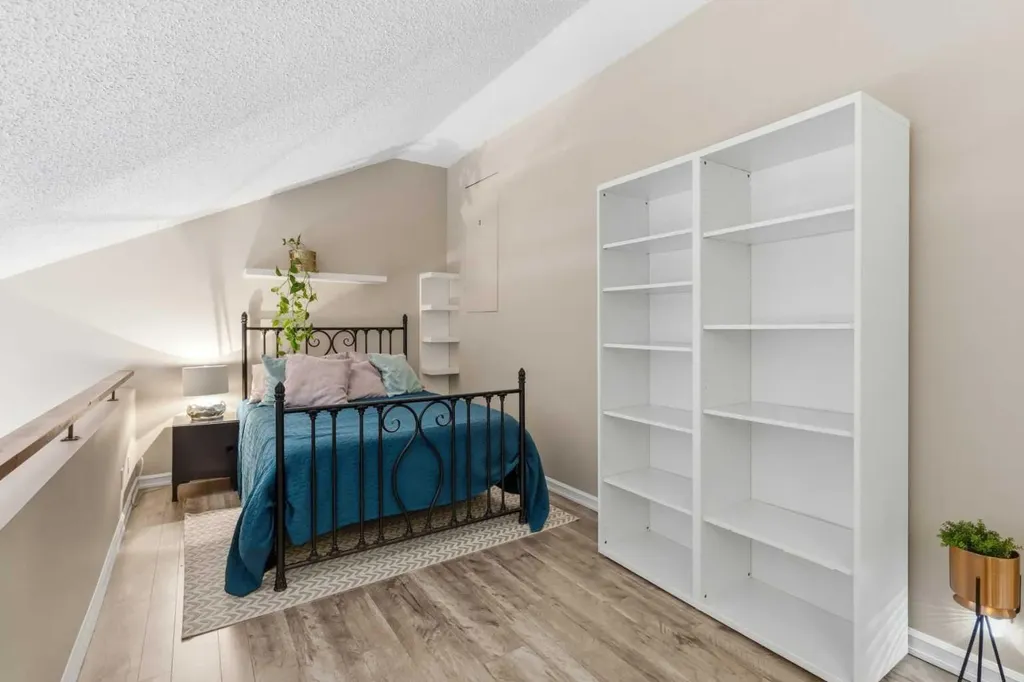 2225 Oakmoor Drive SW Calgary AB T2V 4N6