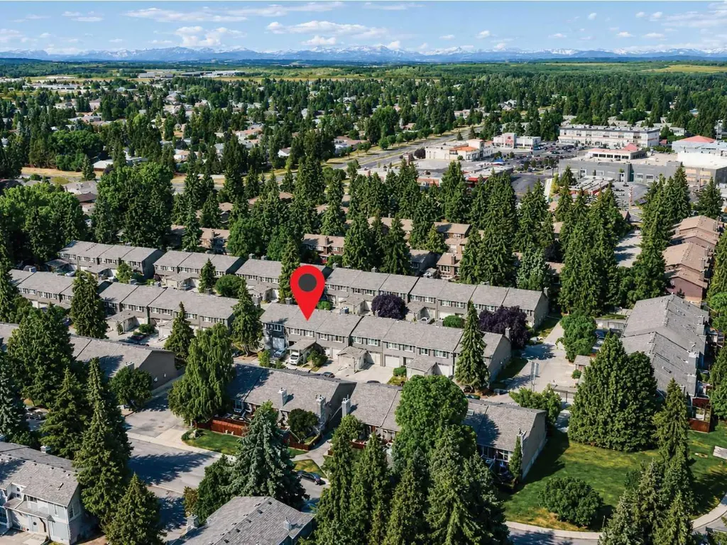 2225 Oakmoor Drive SW Calgary AB T2V 4N6