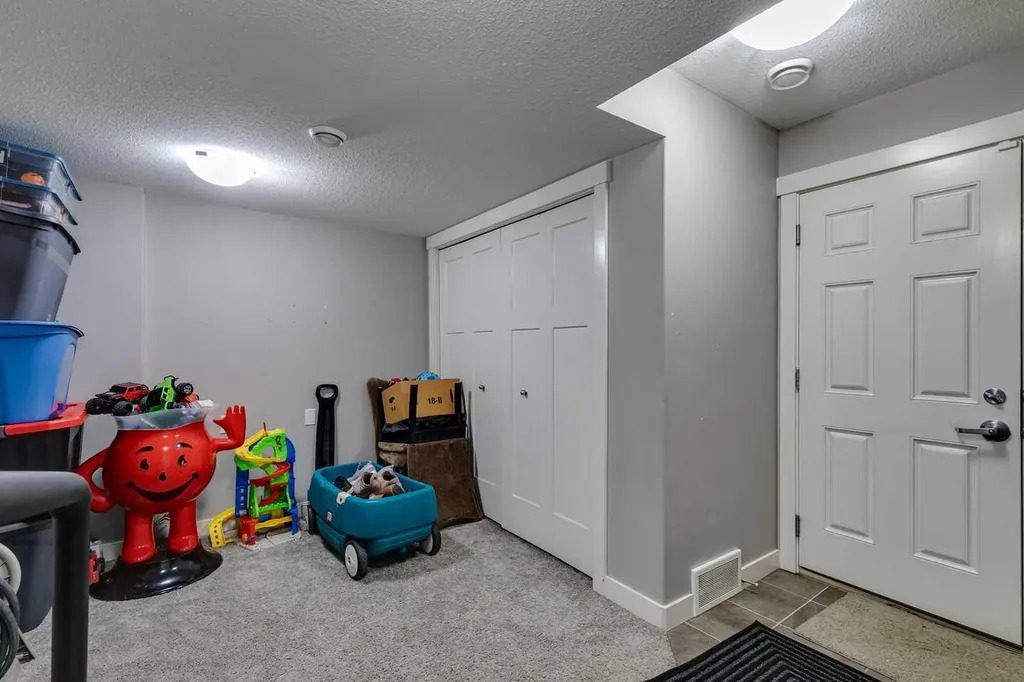 659 Evanston Manor NW Calgary AB T3P 0R9