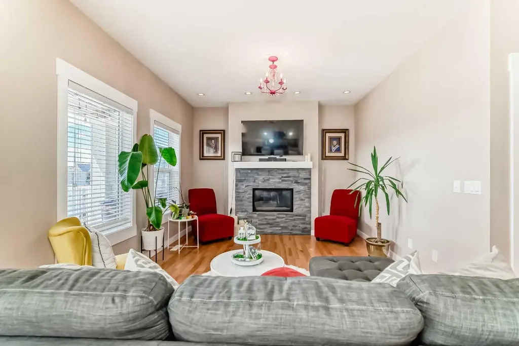 320 Rainbow Falls Green Chestermere AB T1X 0S4