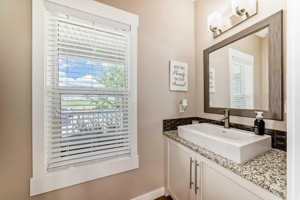 320 Rainbow Falls Green Chestermere AB T1X 0S4