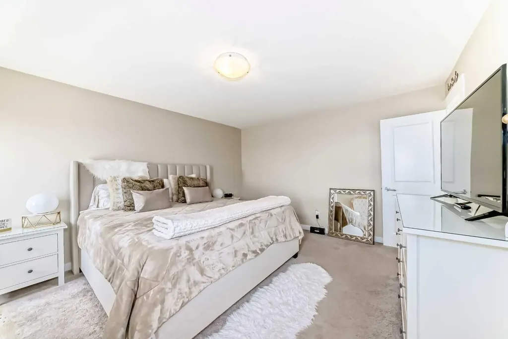 320 Rainbow Falls Green Chestermere AB T1X 0S4