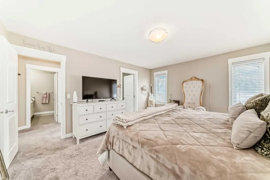 320 Rainbow Falls Green Chestermere AB T1X 0S4