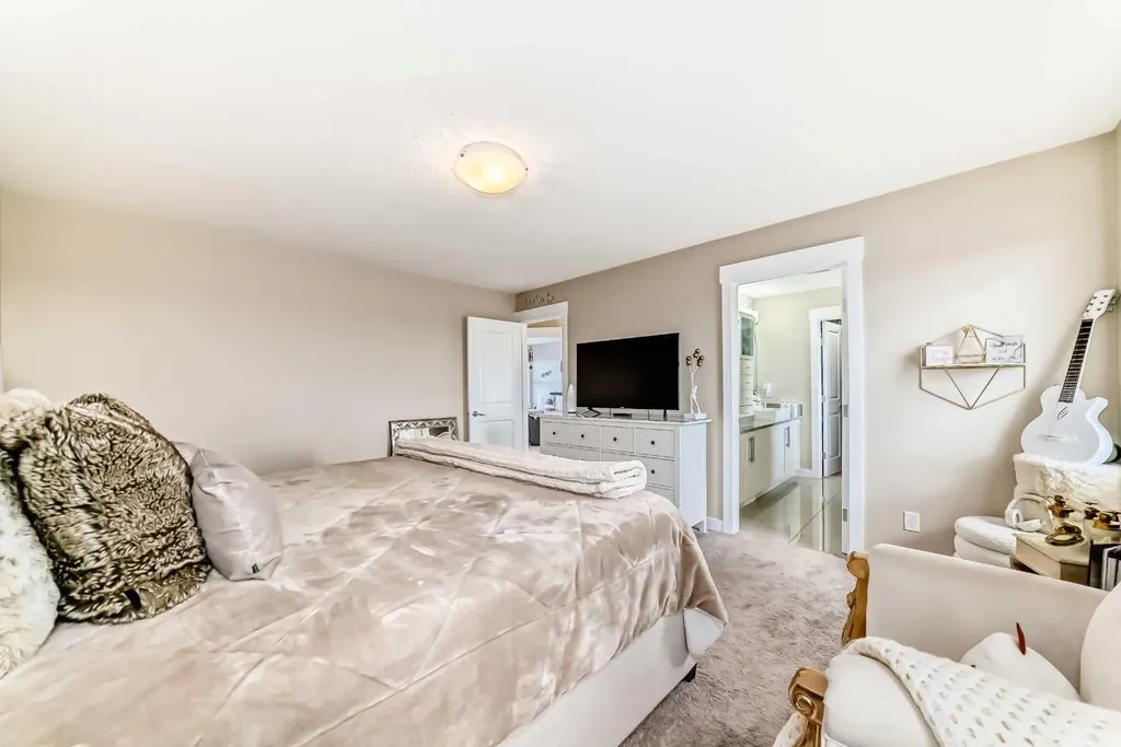 320 Rainbow Falls Green Chestermere AB T1X 0S4